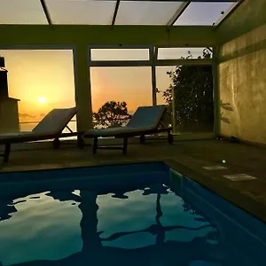 Casa Da Relva Com Piscina Aquecida Interna Apartment Arco da Calheta (Madeira)
